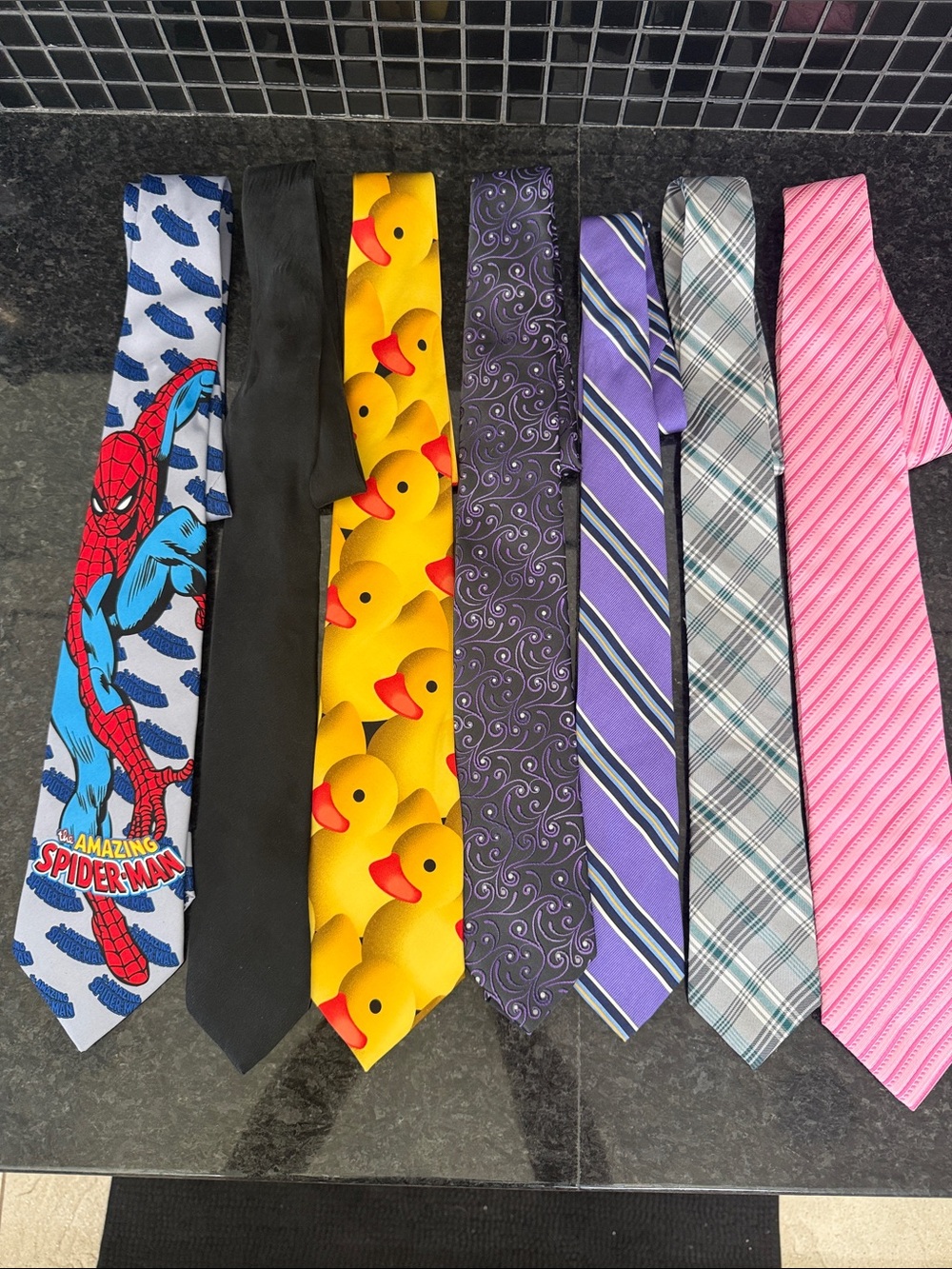 Neck ties (7)